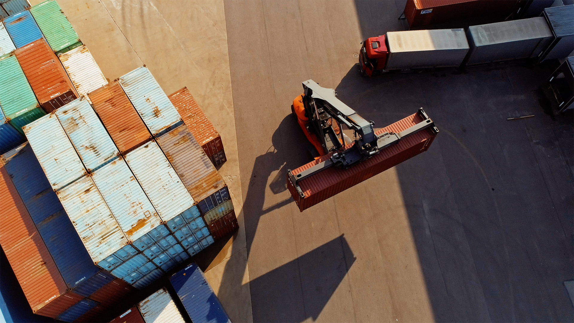 The AVA product family is a modular, off-the-shelf line-scan detector series designed to deliver versatility, cost efficiency, and superior imaging performance for security and industrial X-ray applications. Covering a comprehensive range from value-level systems to premium line scanners, AVA supports applications from entry-level urban security and high-speed aviation to advanced mining and sorting with high-definition time delay integration (TDI) technology.